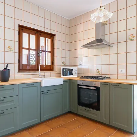 Villa 5' From The Sea, With Large Garden And Bbq Quartu SantʼElena