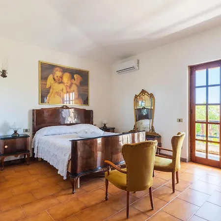 Villa 5' From The Sea, With Large Garden And Bbq Quartu SantʼElena