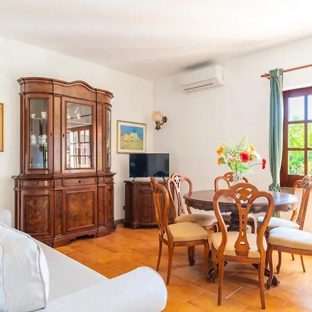 5' From The Sea, With Large Garden And Bbq Villa Quartu SantʼElena