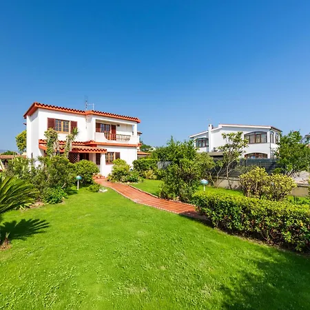 5' From The Sea, With Large Garden And Bbq וילה Quartu SantʼElena