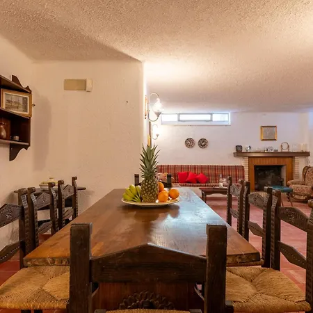 Villa 5' From The Sea, With Large Garden And Bbq Quartu SantʼElena