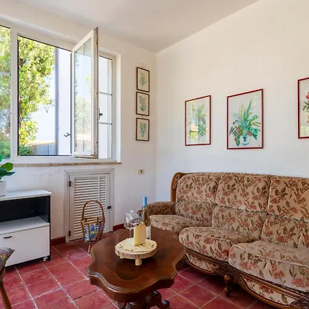 Villa 5' From The Sea, With Large Garden And Bbq Quartu SantʼElena