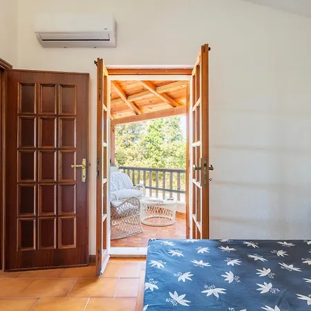 Villa 5' From The Sea, With Large Garden And Bbq Quartu SantʼElena