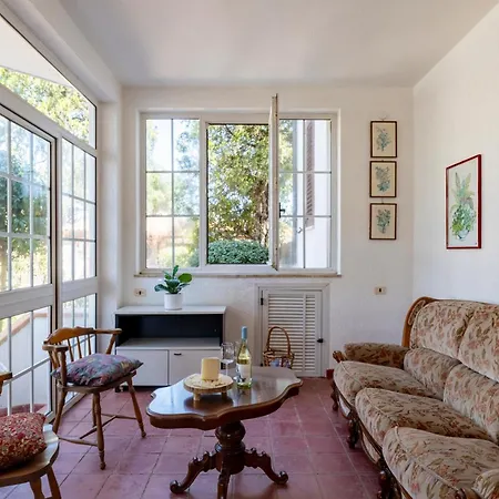 5' From The Sea, With Large Garden And Bbq