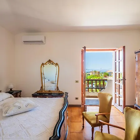 5' From The Sea, With Large Garden And Bbq Villa *
