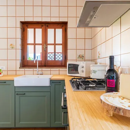 Villa 5' From The Sea, With Large Garden And Bbq Quartu SantʼElena