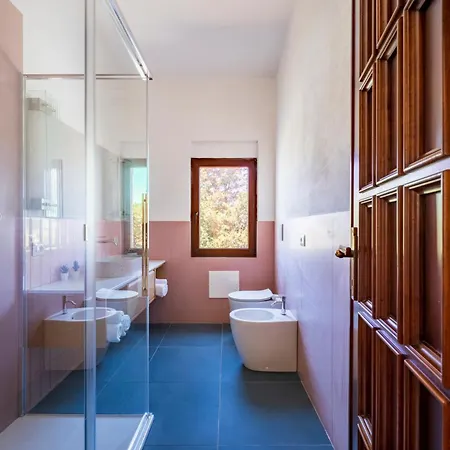 Villa 5' From The Sea, With Large Garden And Bbq Quartu SantʼElena