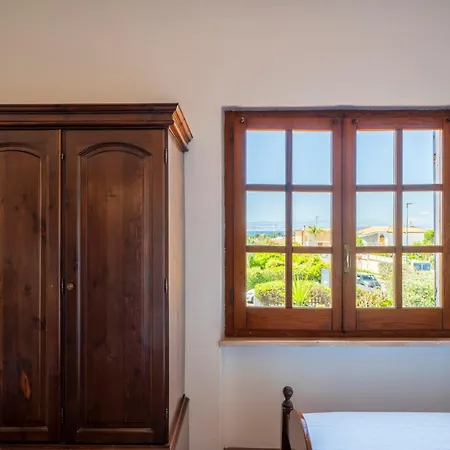 5' From The Sea, With Large Garden And Bbq Villa *