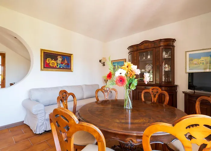 Willa 5' From The Sea, With Large Garden And Bbq *