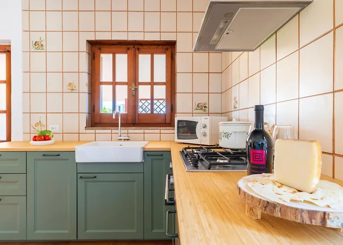 Villa 5' From The Sea, With Large Garden And Bbq Quartu SantʼElena